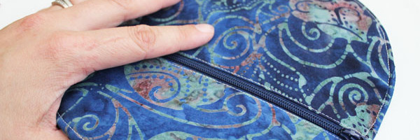hand held circle clutch