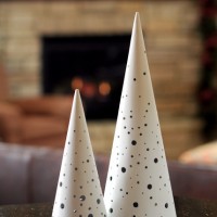 Curbly - Modern Christmas Tree Decor