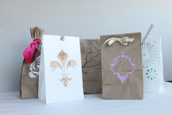 diy stenciled favor bags the Country Chic cottage