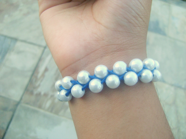 Simple Pearl Bracelet - Cute DIYs
