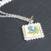 petal pebble pendant
