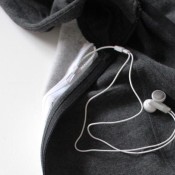 earbuds out of zipper