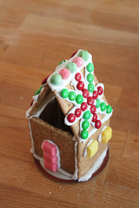 Mini Gingerbread House on a Mason Jar Lid