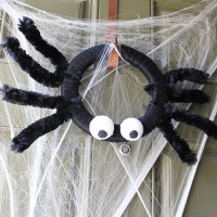 Halloween Spider Wreath DIY