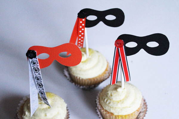 Simple Halloween Cupcake Toppers