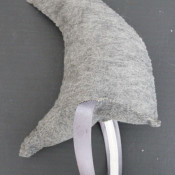 make a shark fin headband
