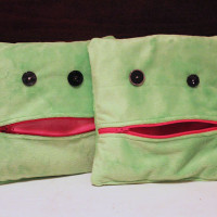 finished mouthy zippered pillow pockets