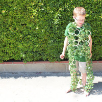 make a creeping vine costume