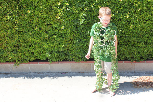 make a creeping vine costume