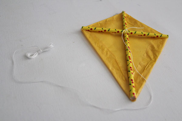 finished-paper-straw-kite.jpg