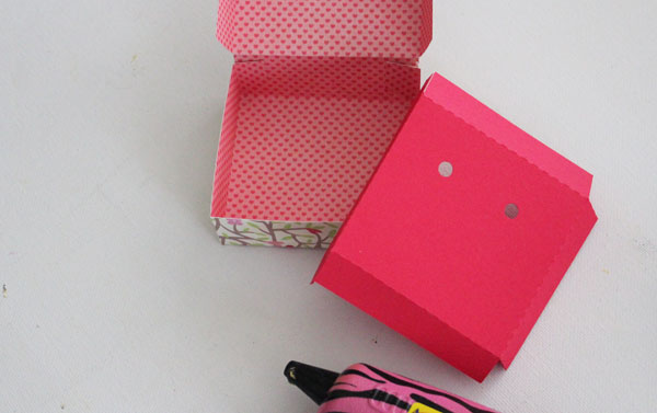 glue box and fold insert