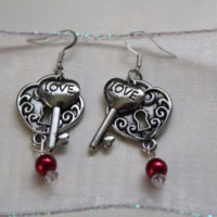 DIY lock and Key earrings - perfect for Valentine's Day