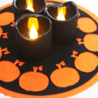 make a pumpkin candle mat