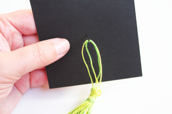 DIY Mini Tassel - Tiny Graduation Tassel - 30 Minute Crafts